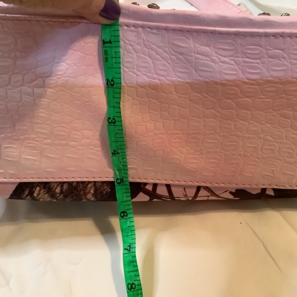 EUC mossy Oak Camo Pink carry concealed purse studs bling - Picture 16 of 17